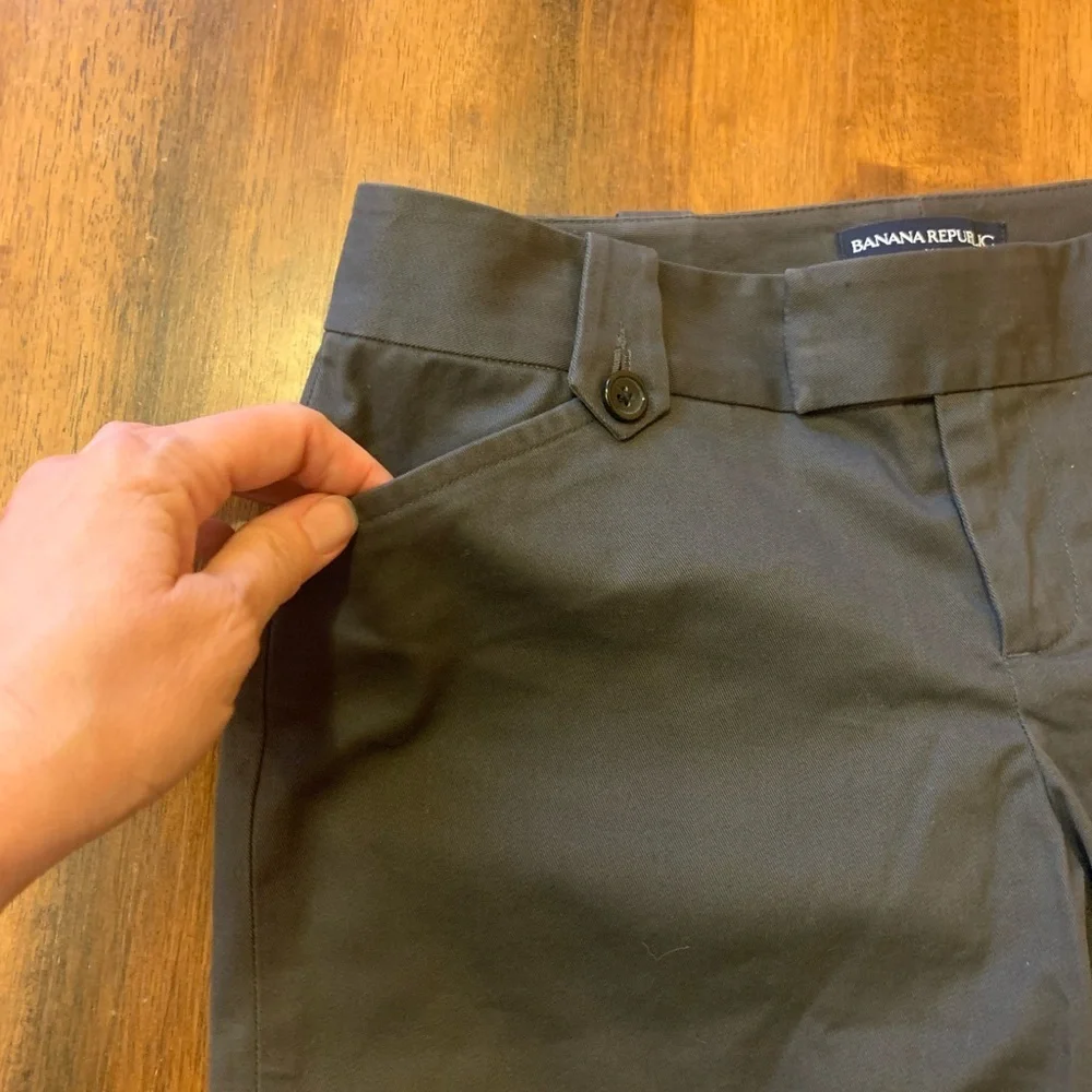 Banana Republic shorts size 2 Brown Bermuda Flat Front Design Pockets Casual